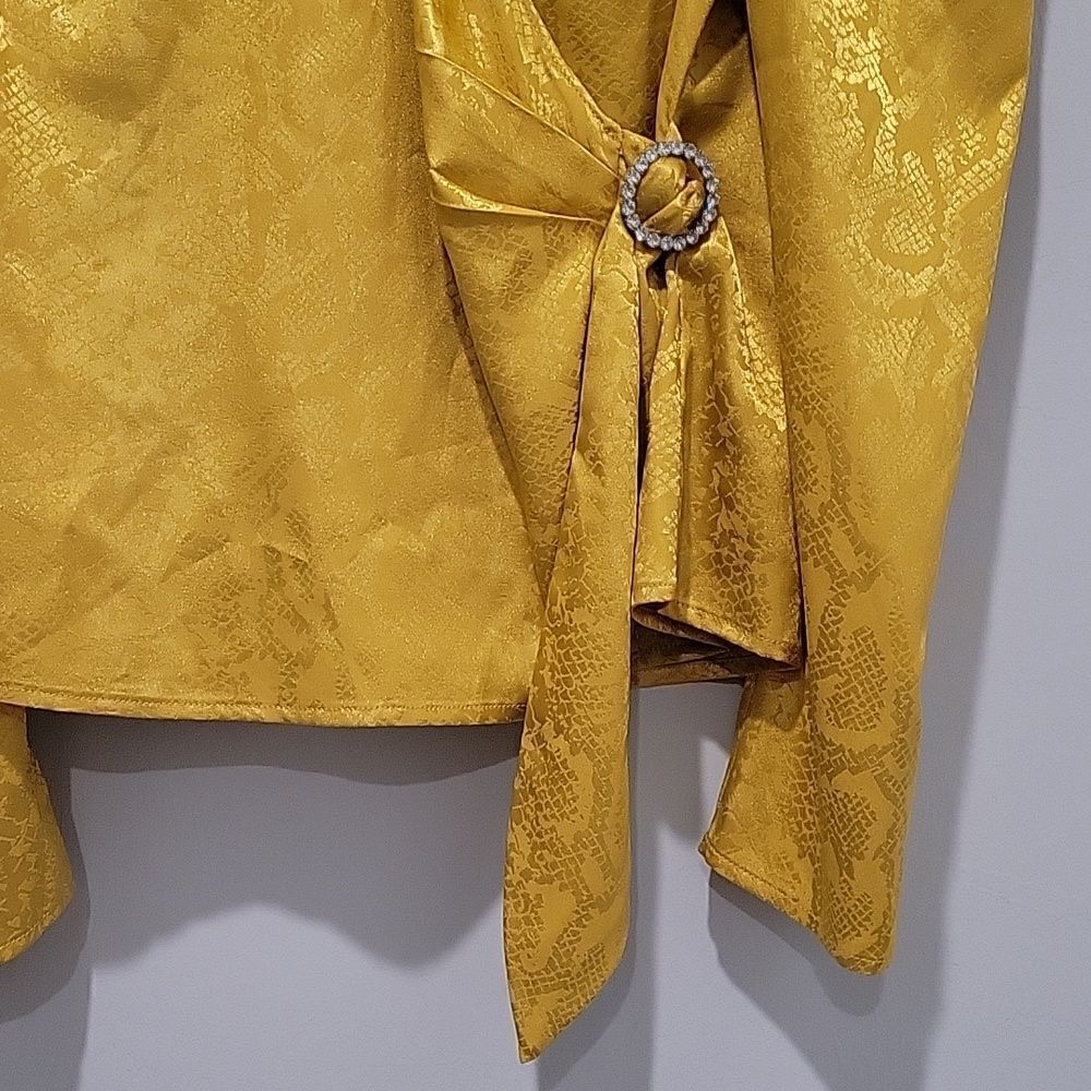 Gorgeous gold blouse sz 8 - Picture 2 of 11
